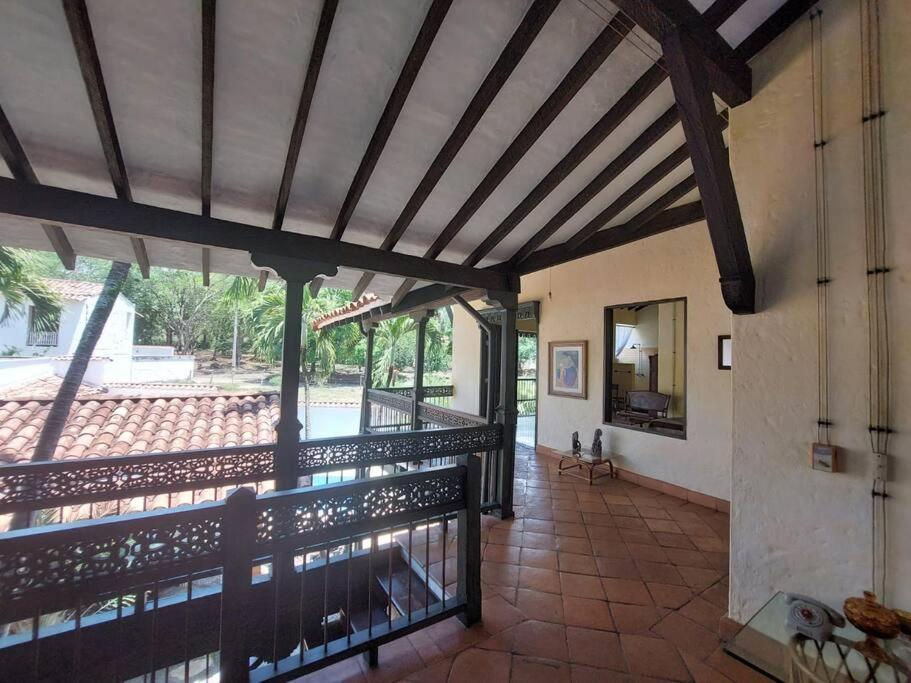 Casa en Cauca Viejo con piscina, Jacuzzi y turco