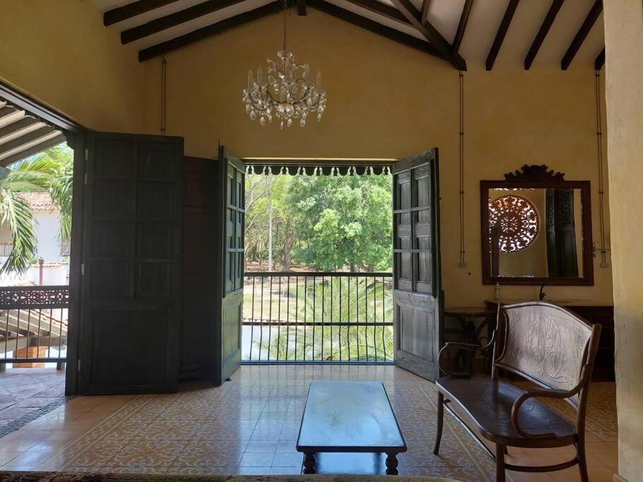 Casa en Cauca Viejo con piscina, Jacuzzi y turco