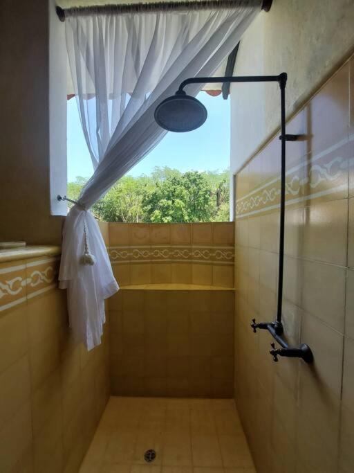 Casa en Cauca Viejo con piscina, Jacuzzi y turco