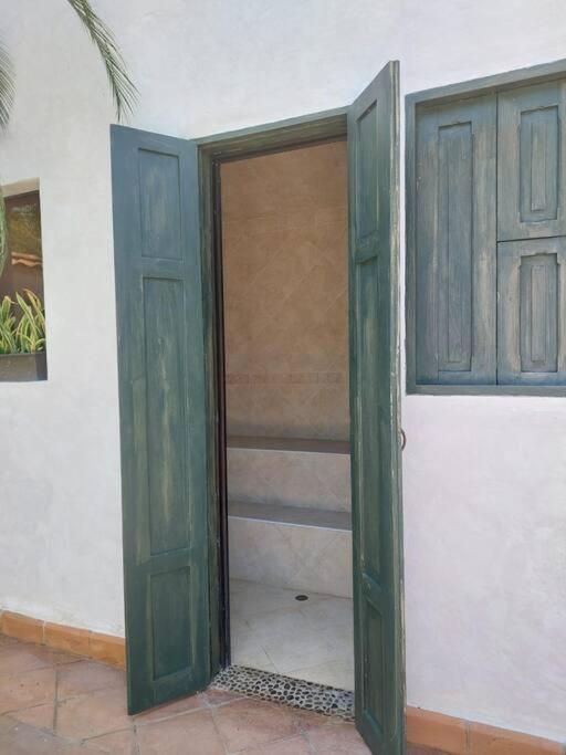 Casa en Cauca Viejo con piscina, Jacuzzi y turco