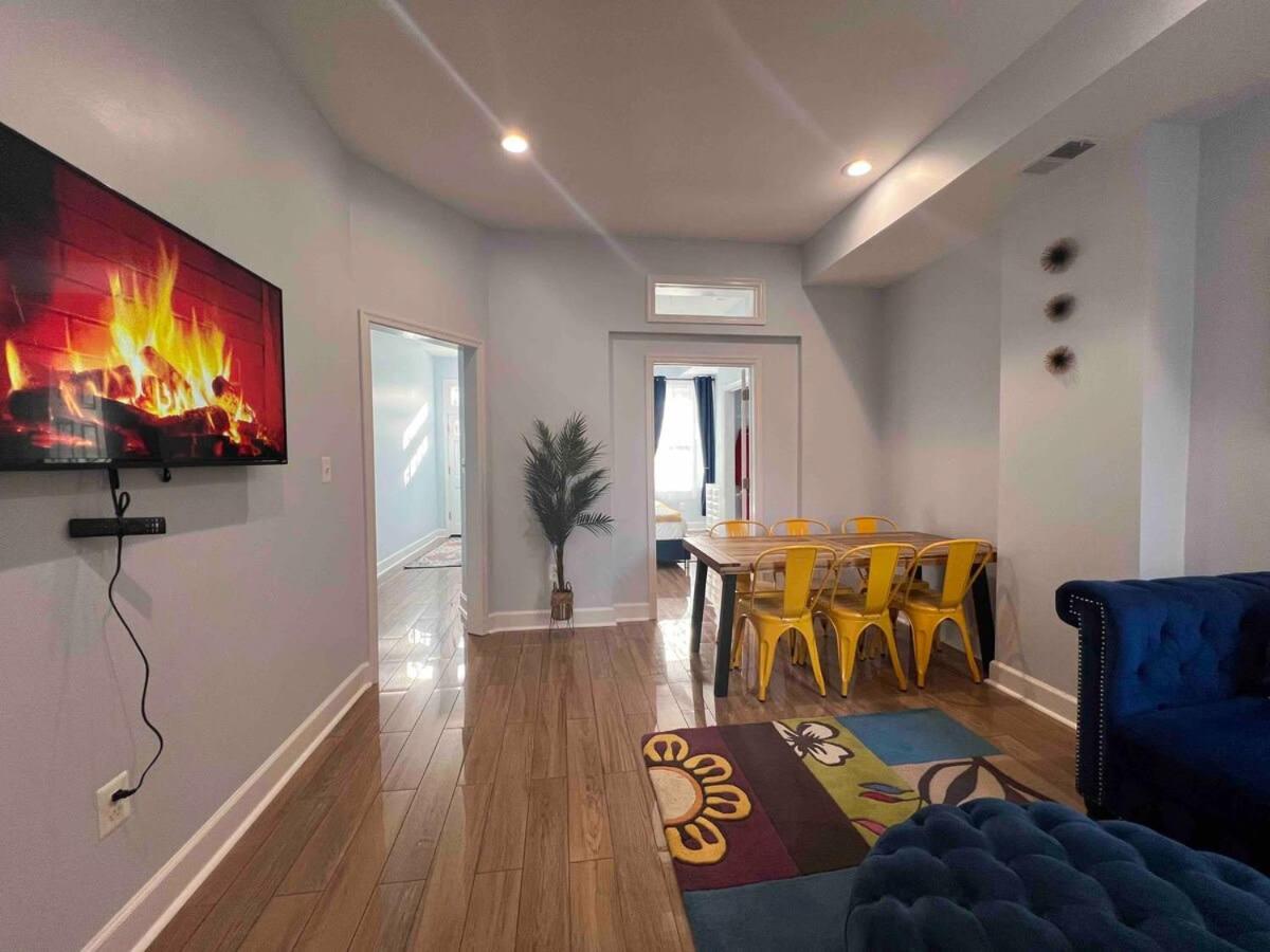 Majestic 4B Retreat on King St-5 Mins Walk Metro view 3
