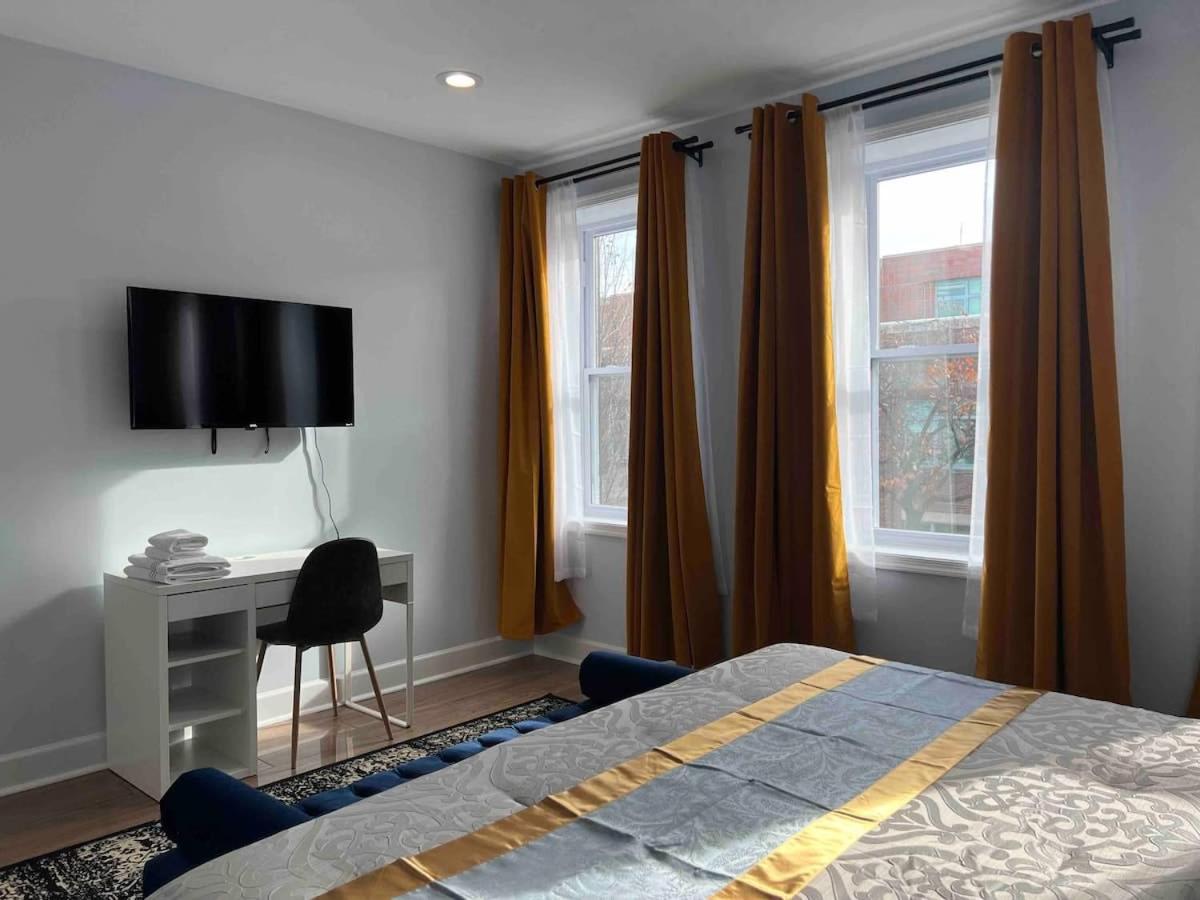 Ultimate Regal 9B Retreat on King St-Walk to metro view 2