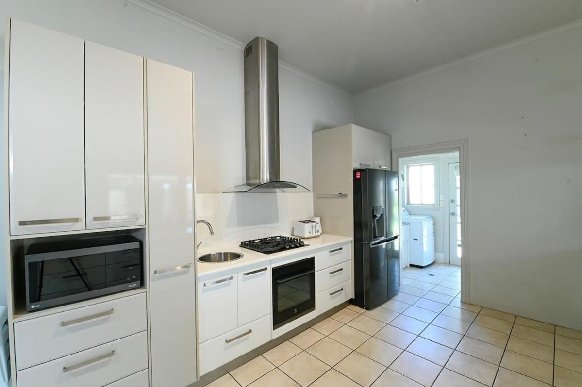 Darling St - Charming CBD Abode