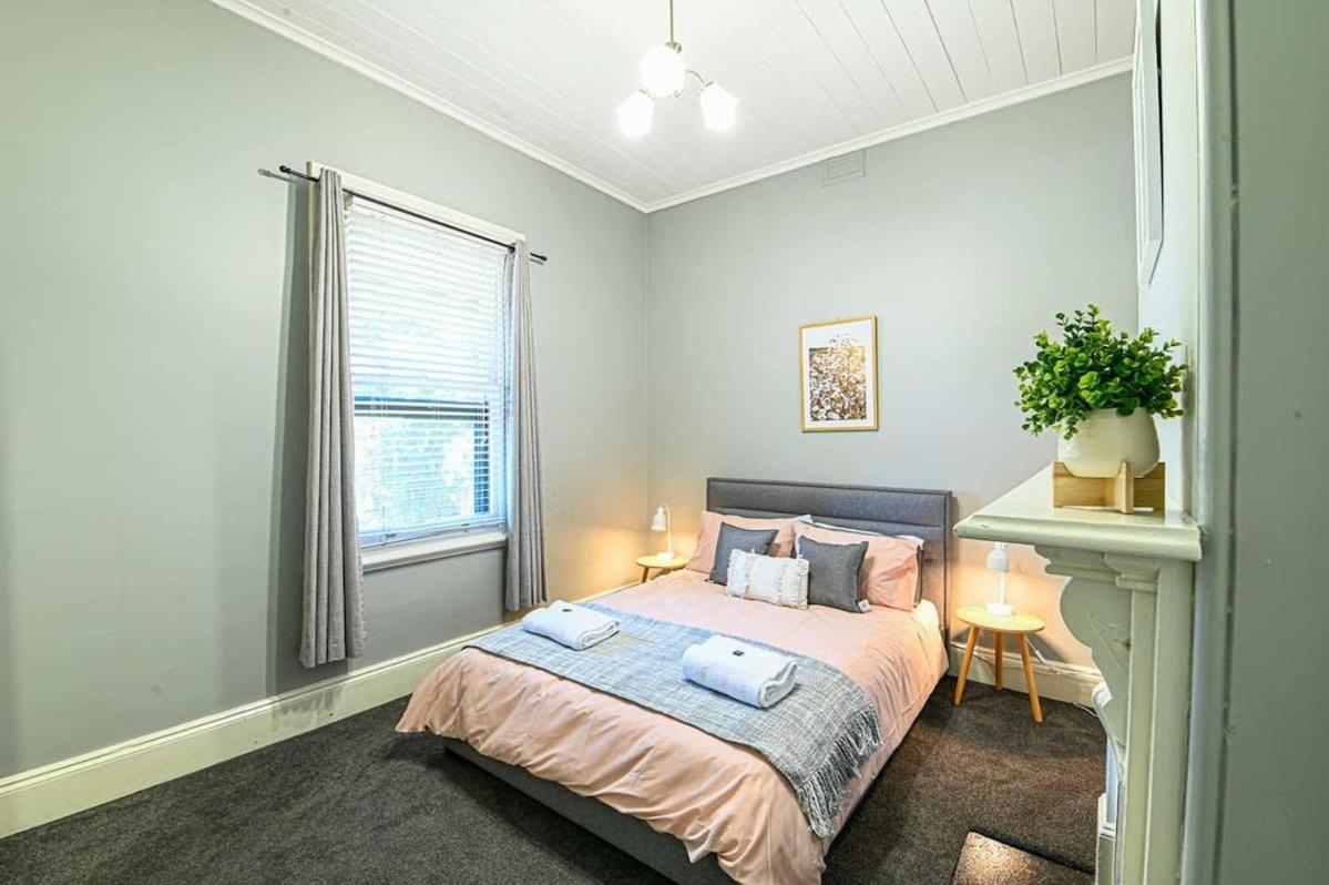 Darling St - Charming CBD Abode