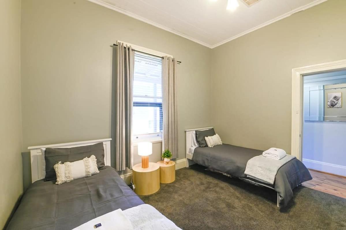 Darling St - Charming CBD Abode