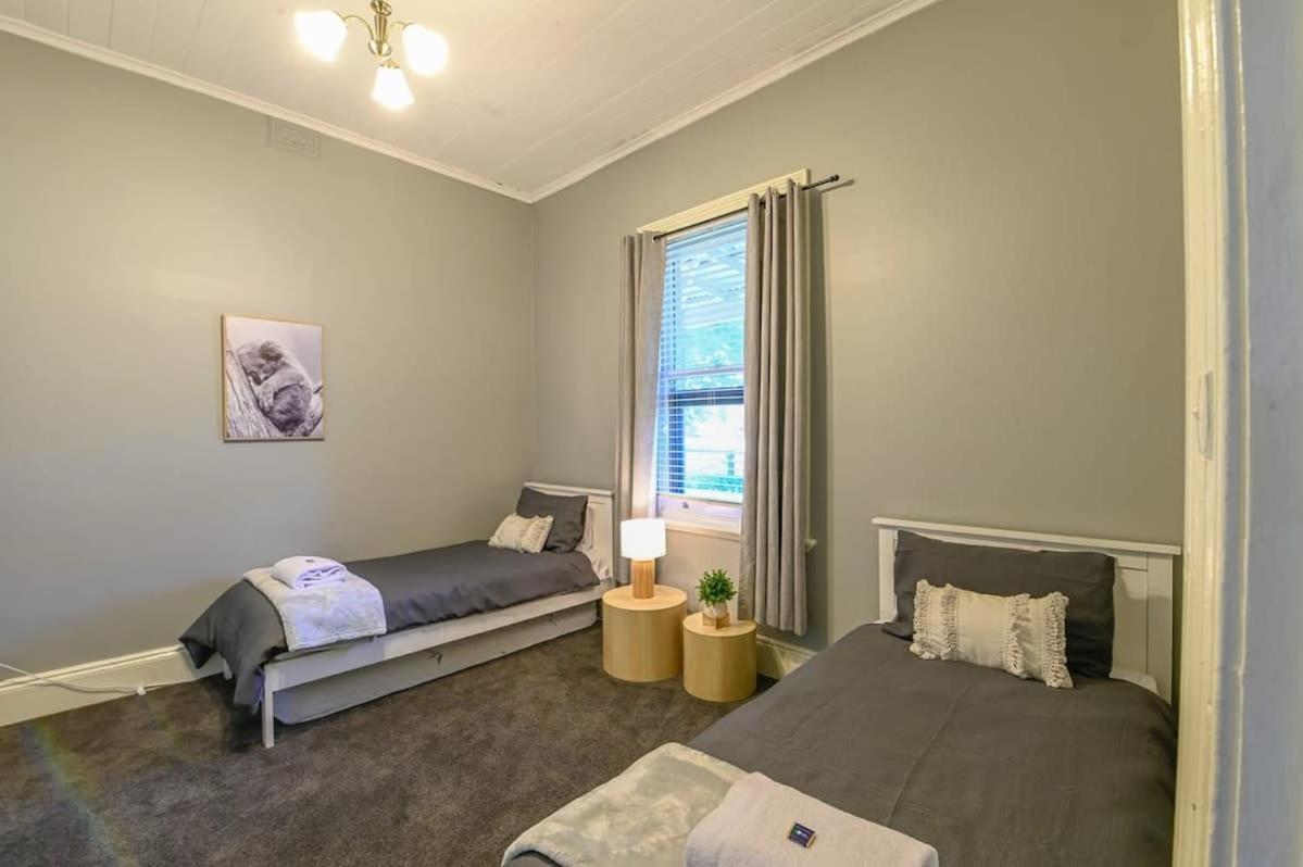 Darling St - Charming CBD Abode