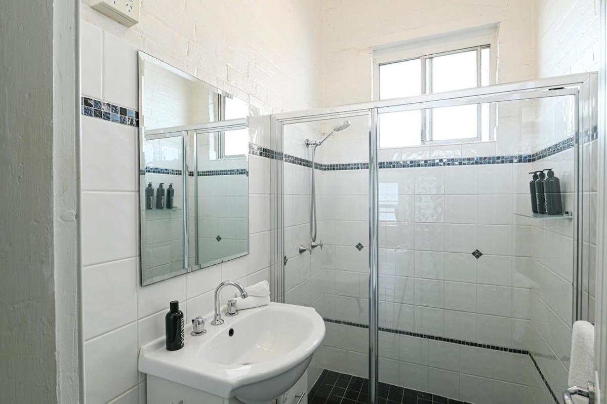 Darling St - Charming CBD Abode