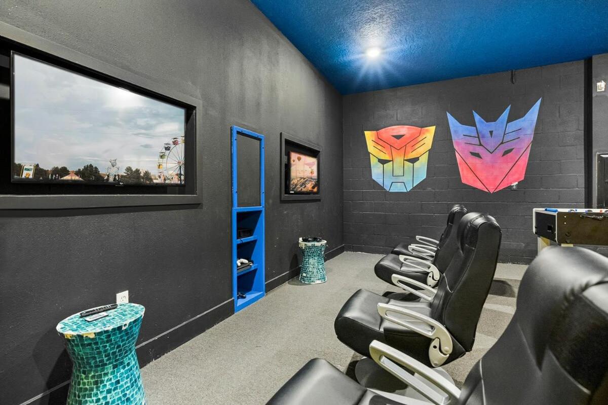 Awesome 8 br villa w game room pool & theater view 2