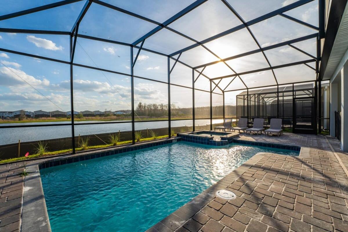 Amazing 8br villa w theme rms game room theater view 4