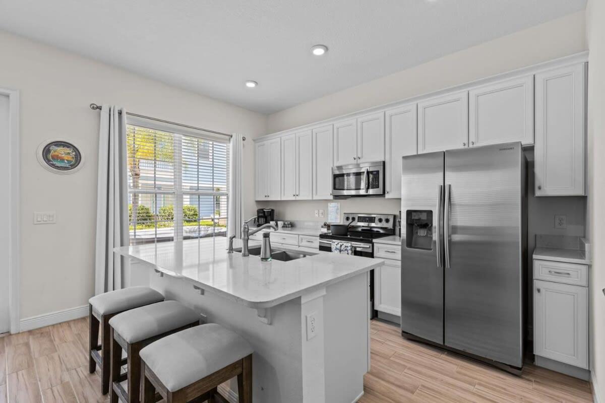 Awesome 3 br house with hot tub near Disney