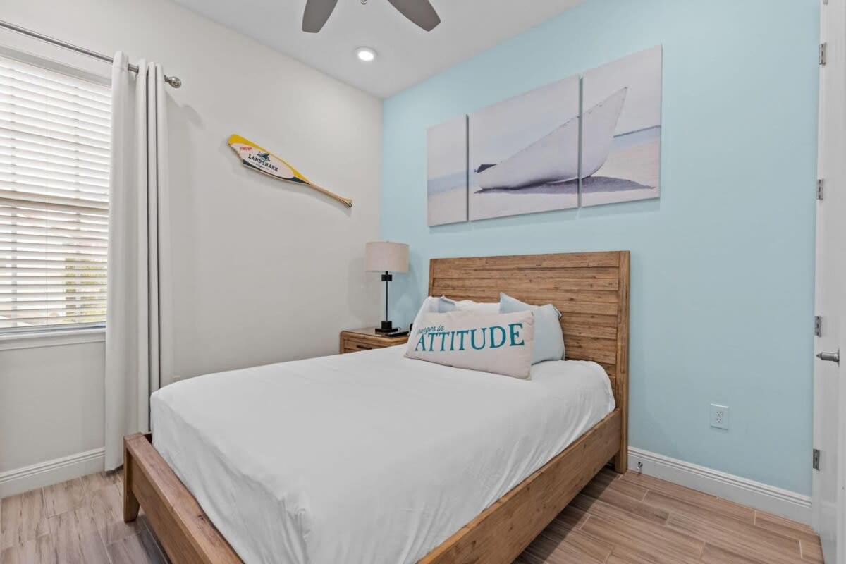 Awesome 3 br house with hot tub near Disney