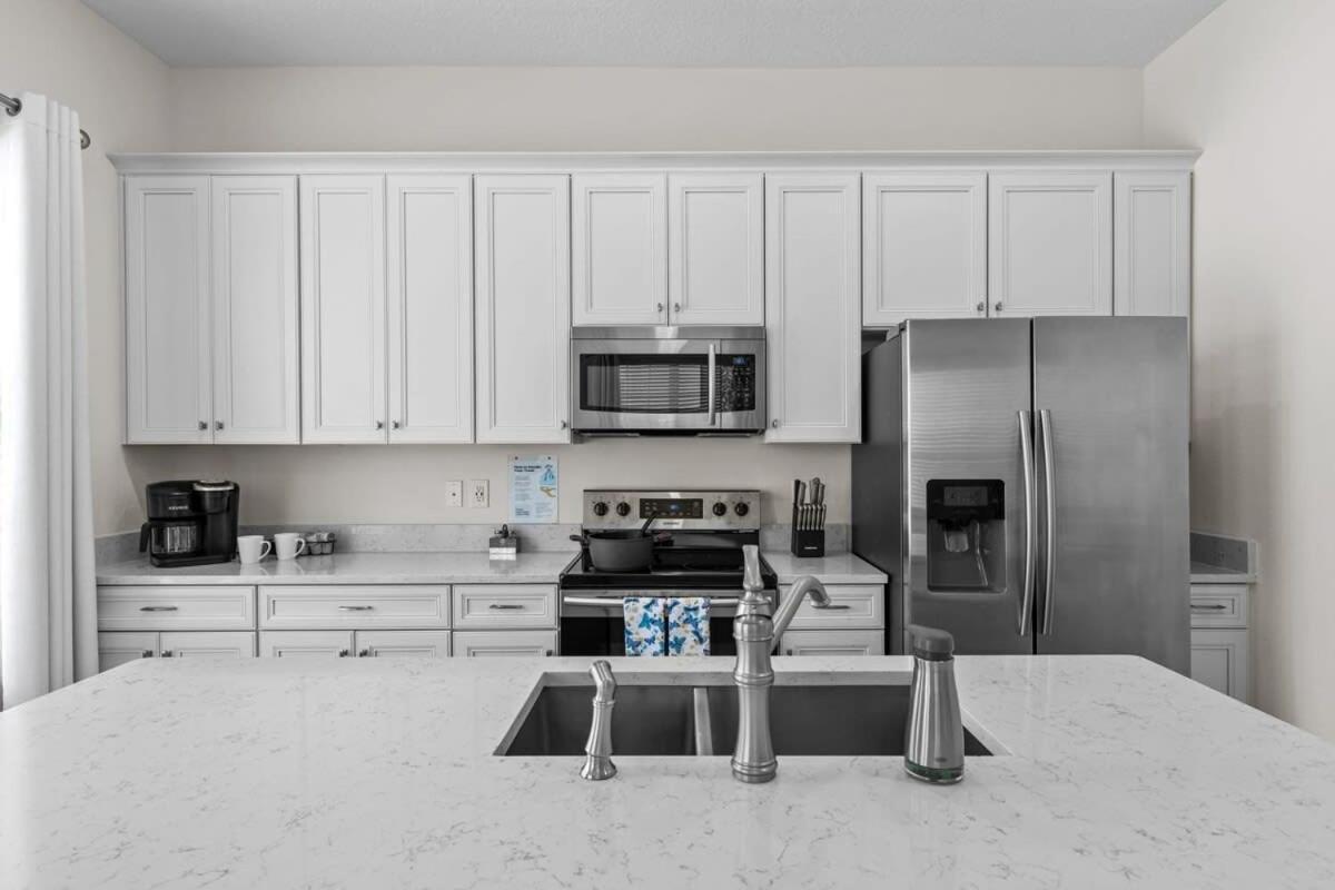 Awesome 3 br house with hot tub near Disney