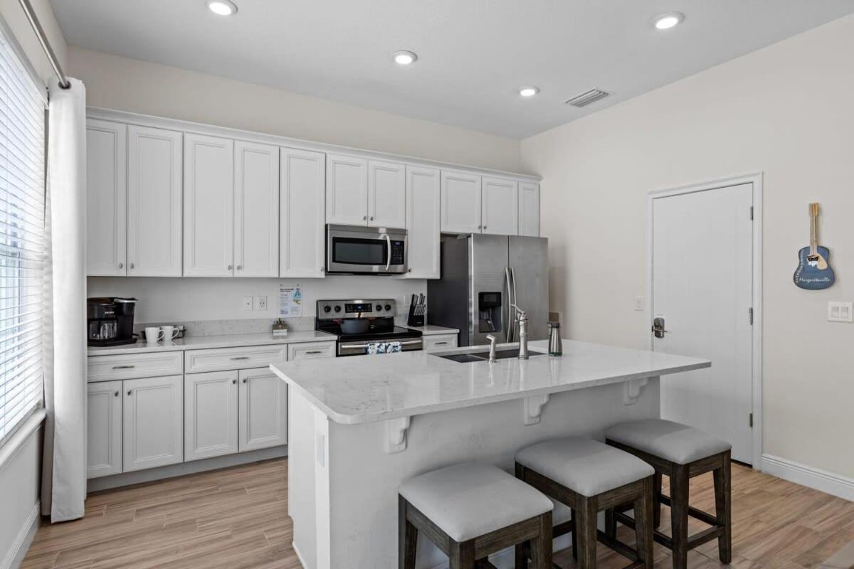 Awesome 3 br house with hot tub near Disney