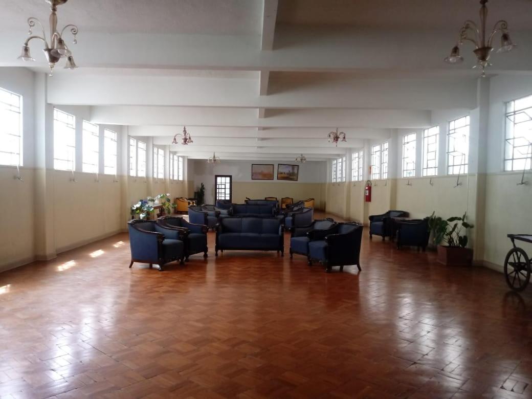 Apartamento no Condomínio Imperial