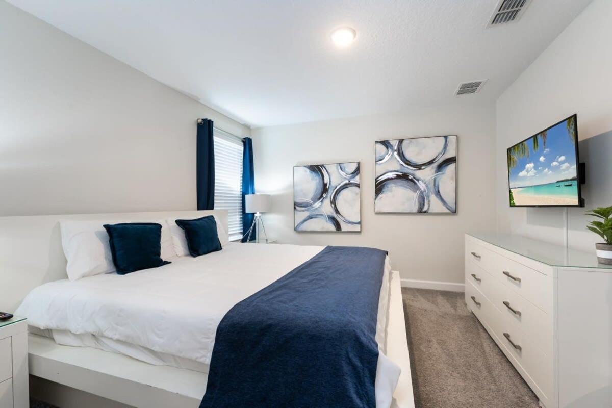 Charming 9BR Villa w Theme & Game Rooms by Disney view 4