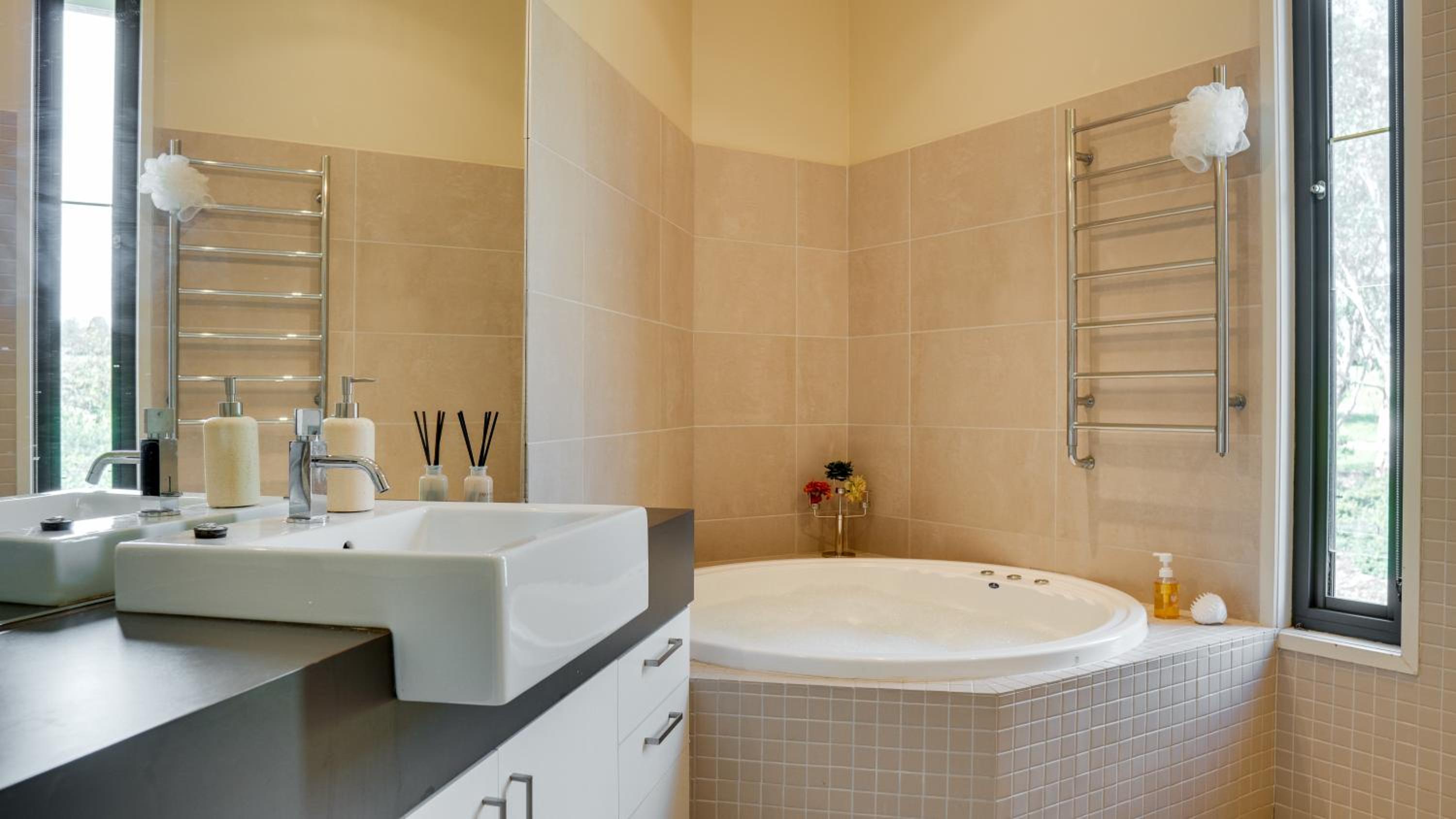 Yarra Valley Serenity House in Golf Course Resort