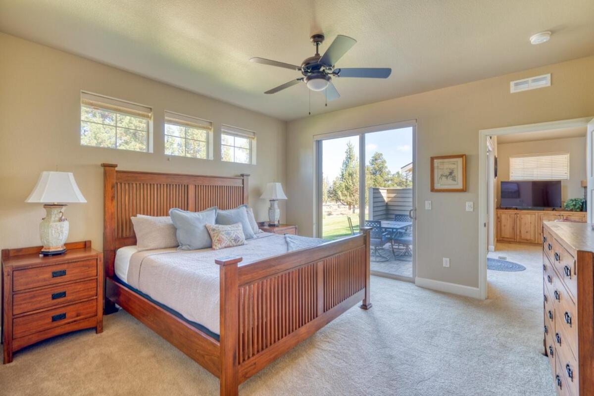 Desert Sky Daydream · Eagle Crest Golf Resort Serene 3BR Home view 4