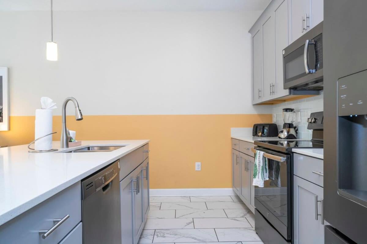 Gorgeous 4Bd w Pool & FREE Waterpark 428