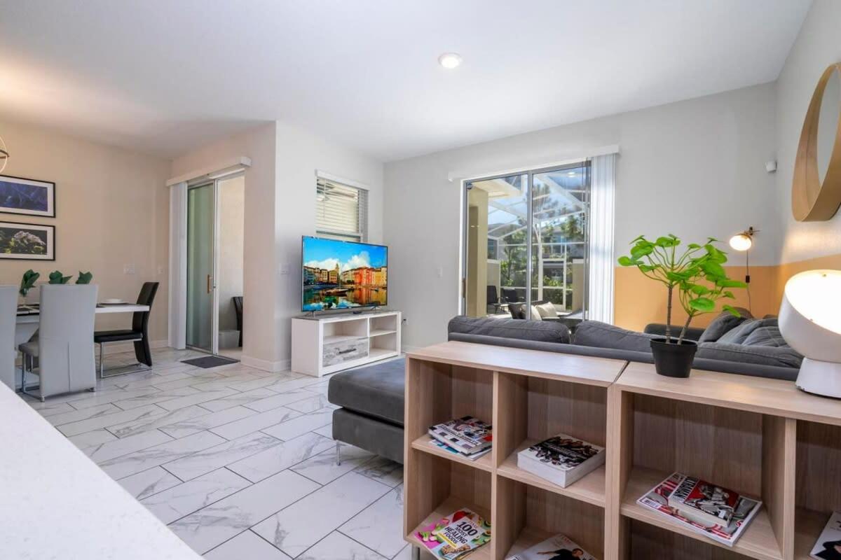 Gorgeous 4Bd w Pool & FREE Waterpark 428