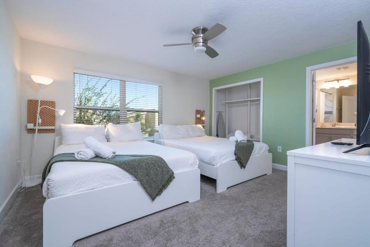 Gorgeous 4Bd w Pool & FREE Waterpark 428