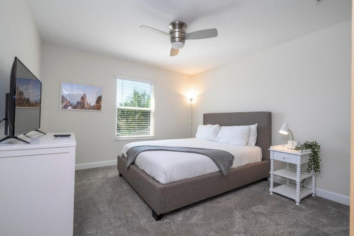 Gorgeous 4Bd w Pool & FREE Waterpark 428
