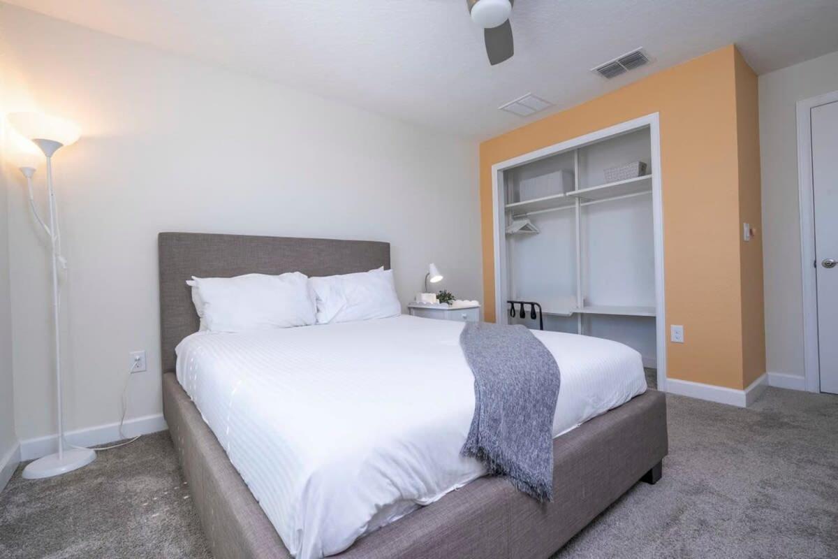 Gorgeous 4Bd w Pool & FREE Waterpark 428