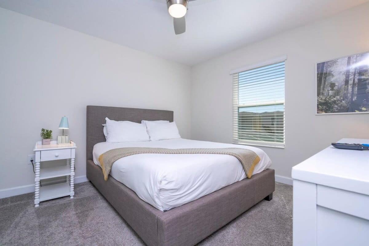 Gorgeous 4Bd w Pool & FREE Waterpark 428