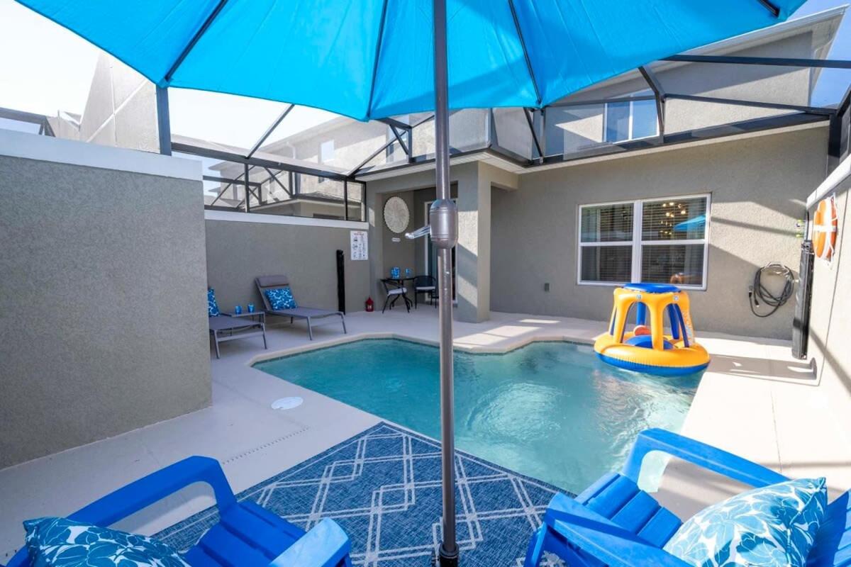 Wonderful 5 Bd w Pool @ Storey Lake Resort 2545