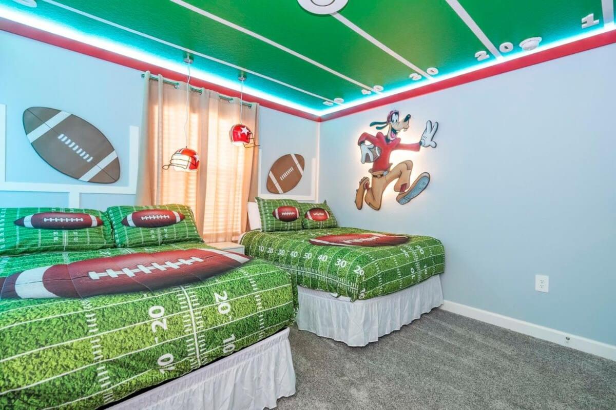 Wonderful 5 Bd w Pool @ Storey Lake Resort 2545