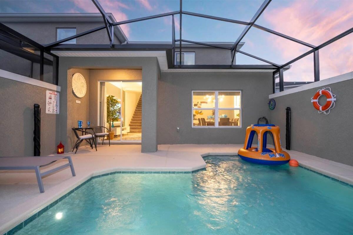 Wonderful 5 Bd w Pool @ Storey Lake Resort 2545