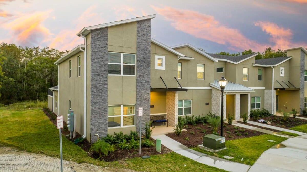 Wonderful 5 Bd w Pool @ Storey Lake Resort 2545