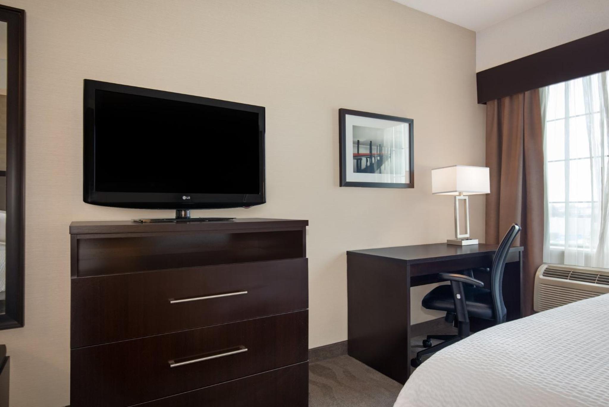 Barrie Vacations - Holiday Inn Express Hotel  Suites Barrie, an IHG Hotel - Property Image 14