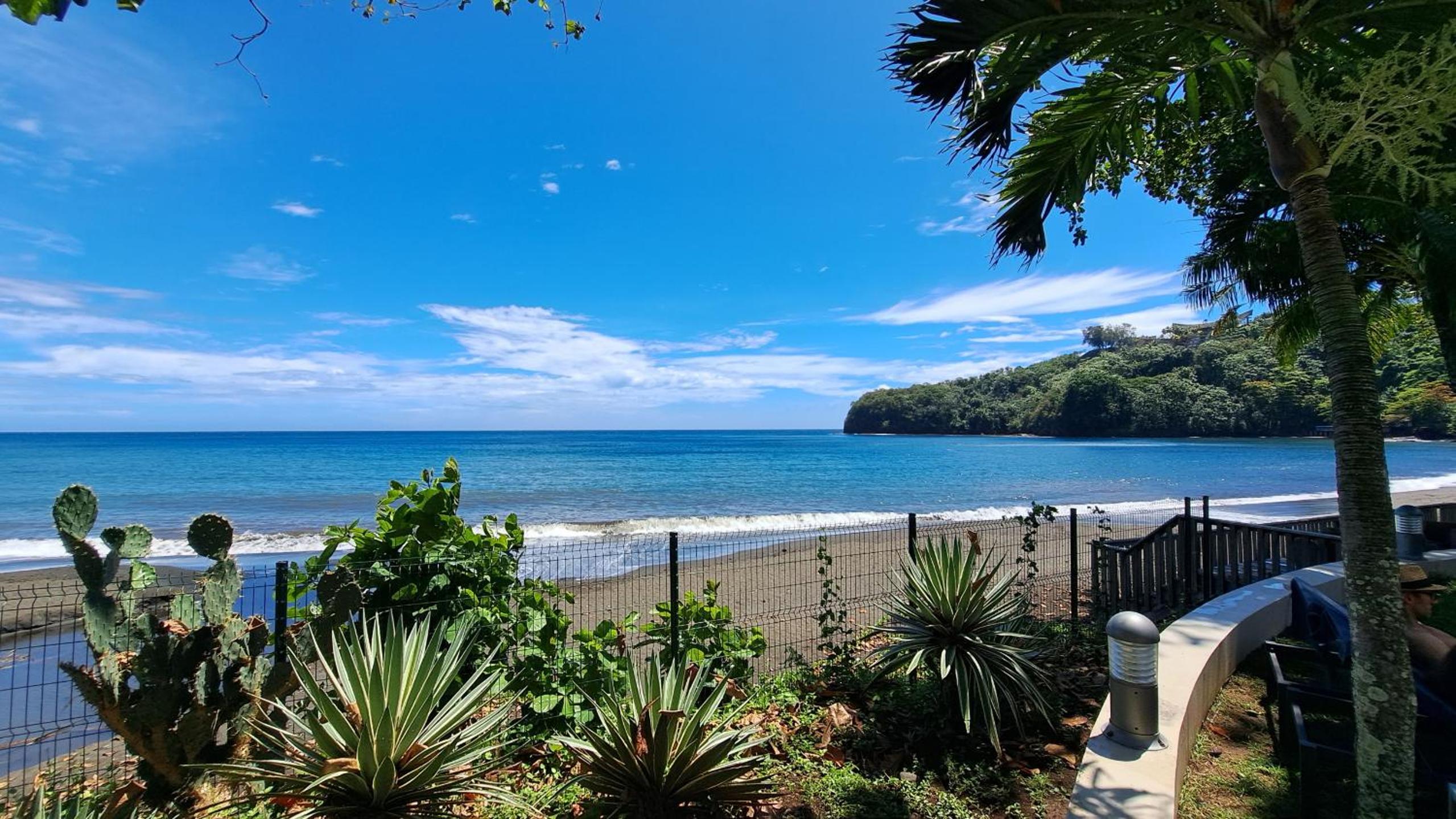 TAHITI - Condo Lafayette Beach view 2