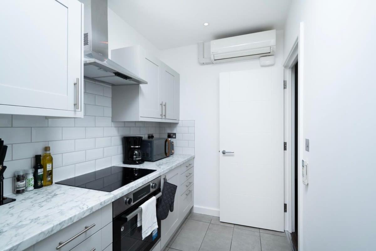 Stylish 3BR Flat in the Heart of Soho London