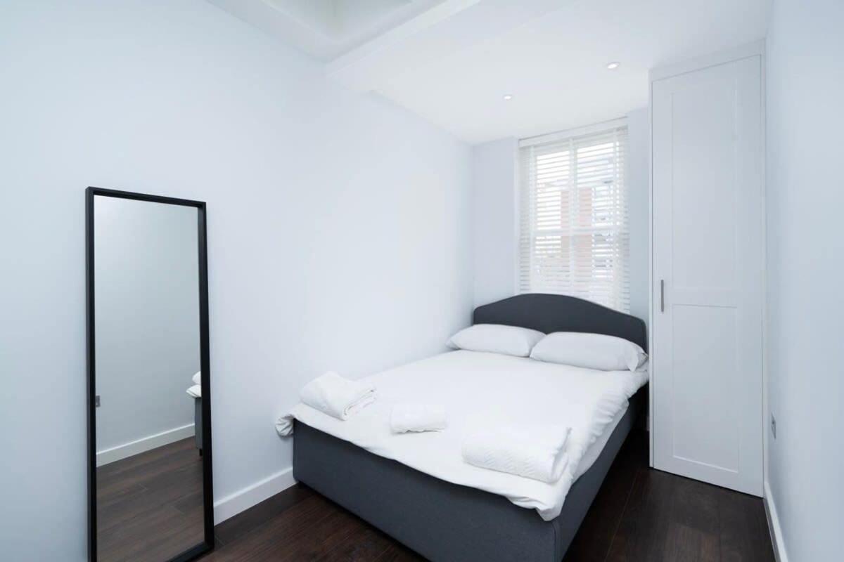 Stylish 3BR Flat in the Heart of Soho London