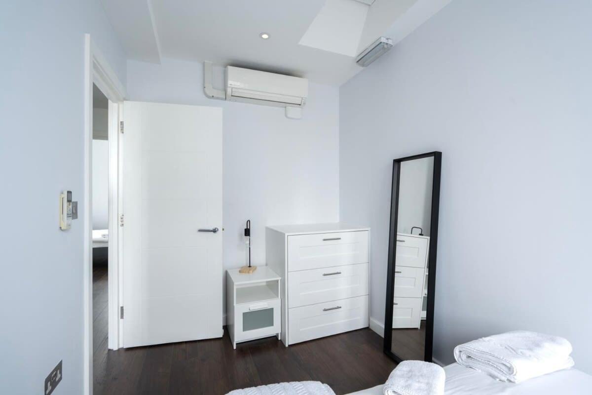 Stylish 3BR Flat in the Heart of Soho London