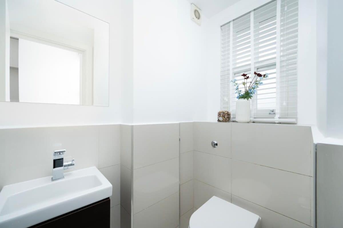 Stylish 3BR Flat in the Heart of Soho London