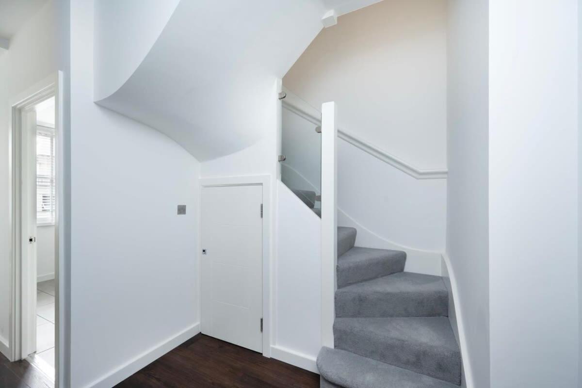 Stylish 3BR Flat in the Heart of Soho London
