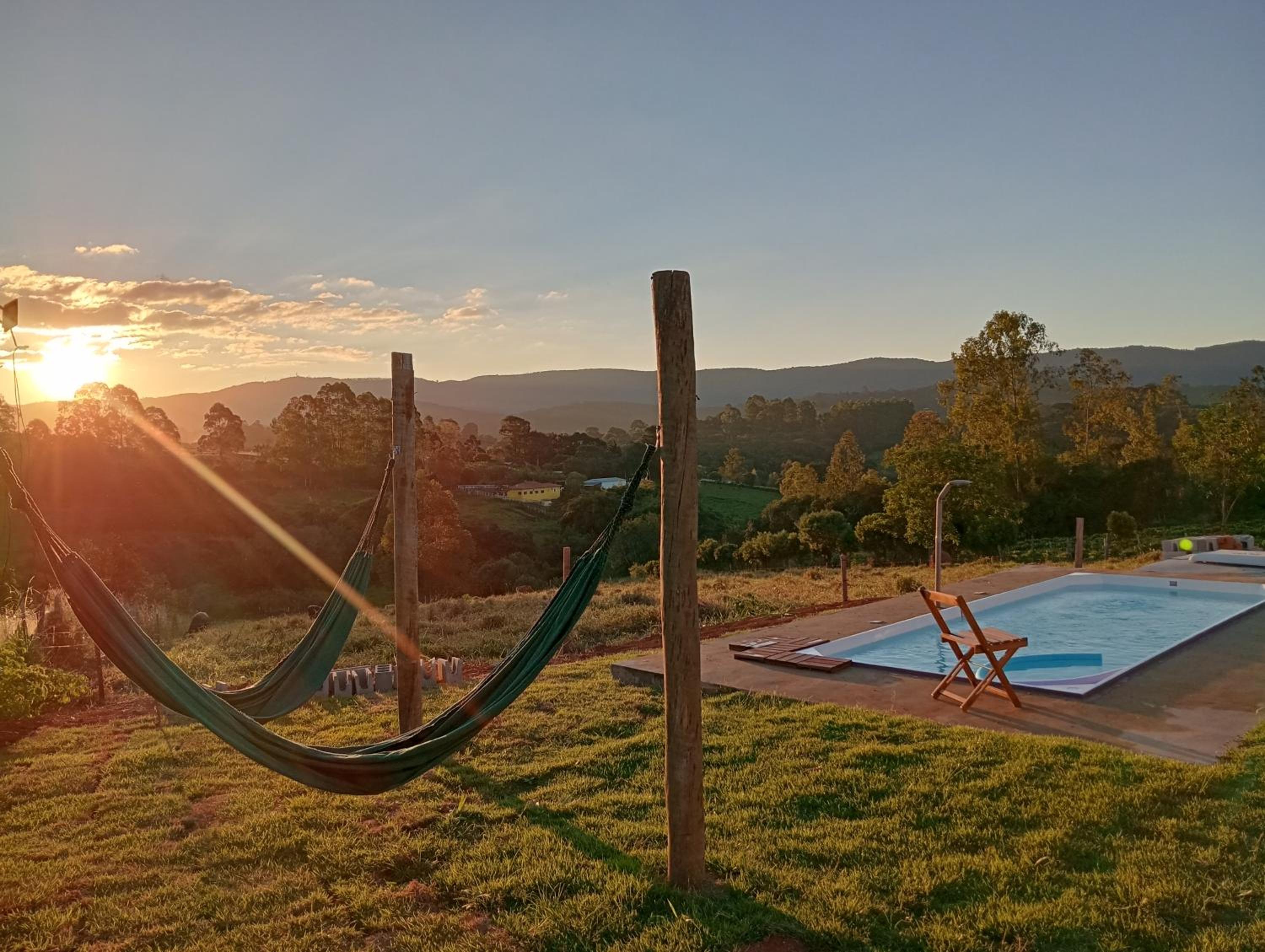 Sítio Âmbar - Piscina, Wi-fi e lago de pesca !