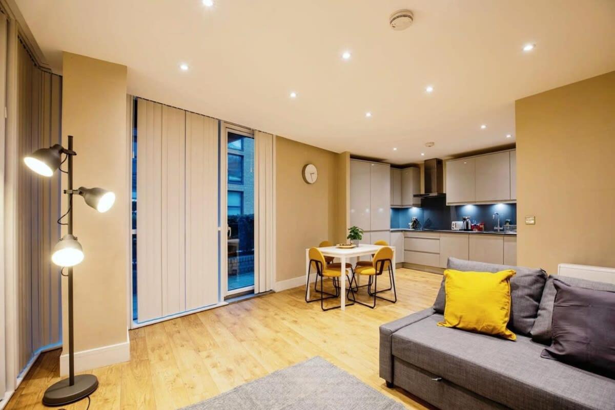 Modern 2BR London Flat Style and Comfort Combined
