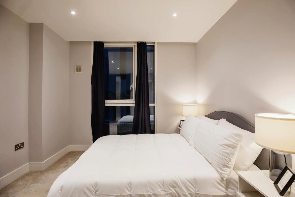 Modern 2BR London Flat Style and Comfort Combined