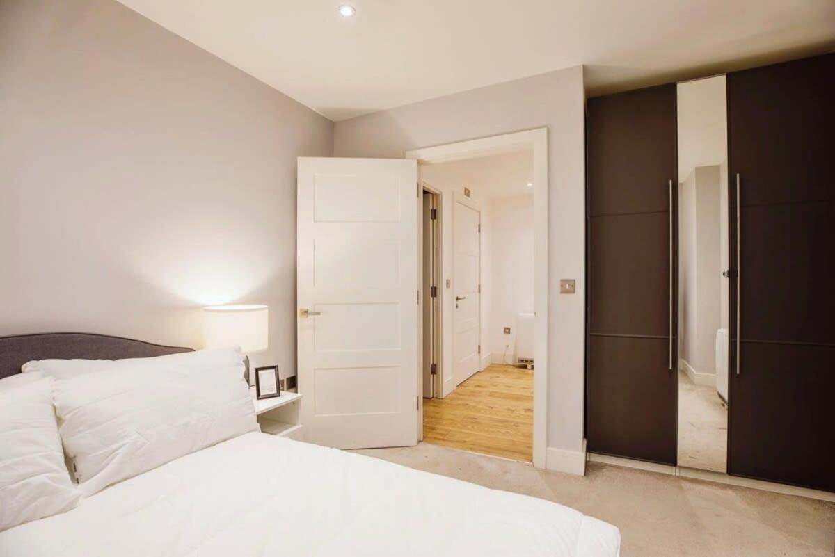 Modern 2BR London Flat Style and Comfort Combined