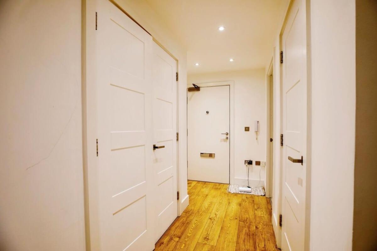 Modern 2BR London Flat Style and Comfort Combined