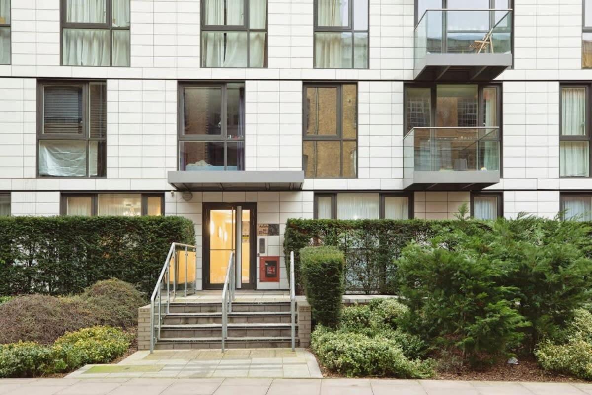 Modern 2BR London Flat Style and Comfort Combined