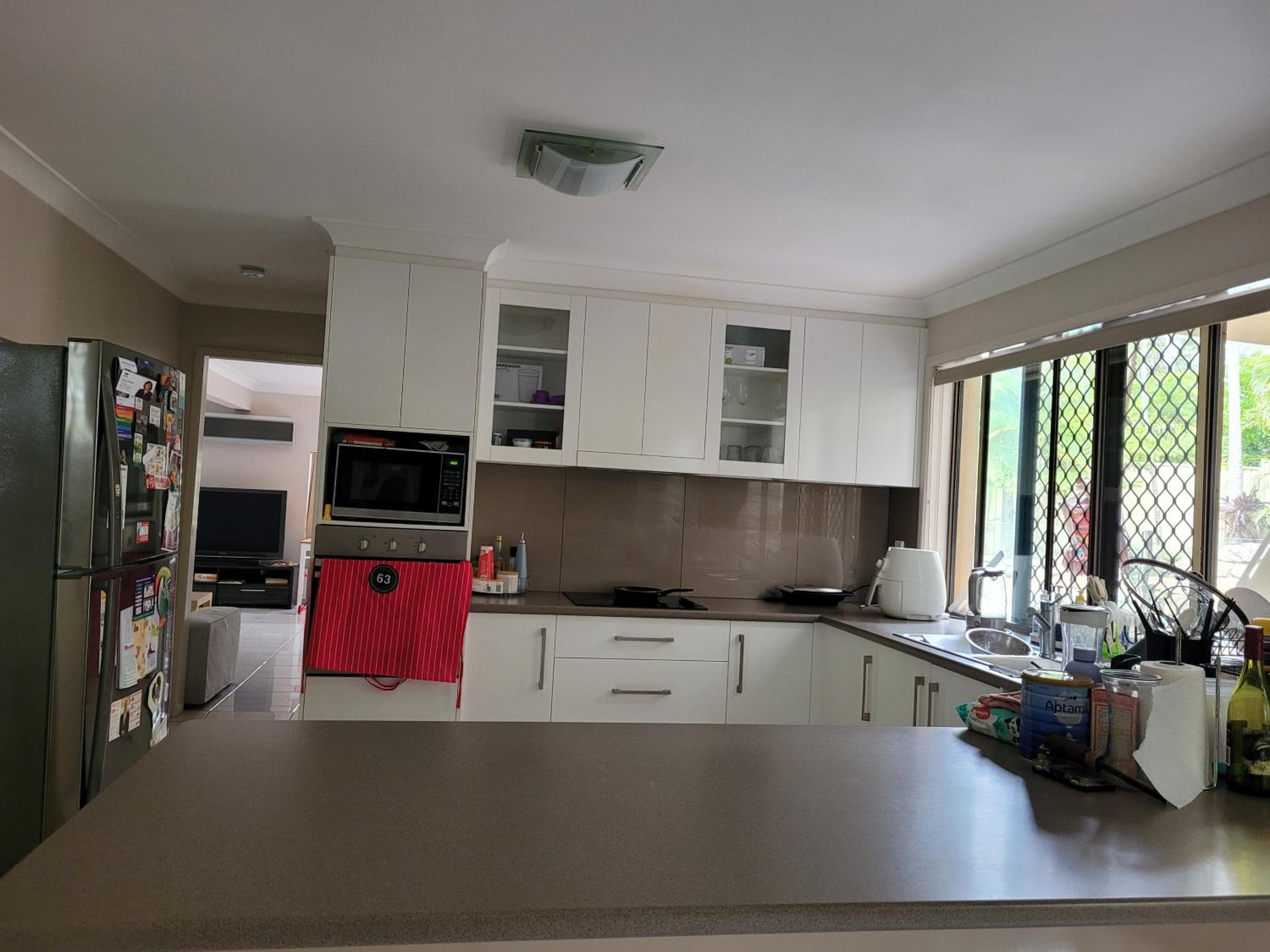 Holiday Style A downstairs room in Springwood Qld - Property Image 5
