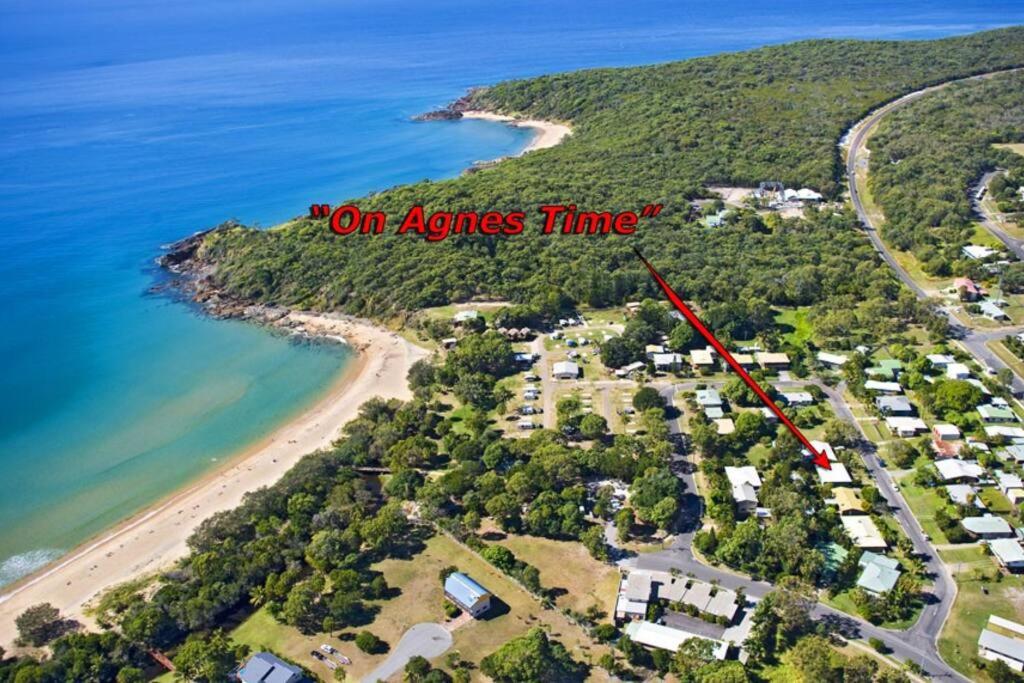 On Agnes Time • Beach House for 10 • BBQ Deck • Walk to Beach