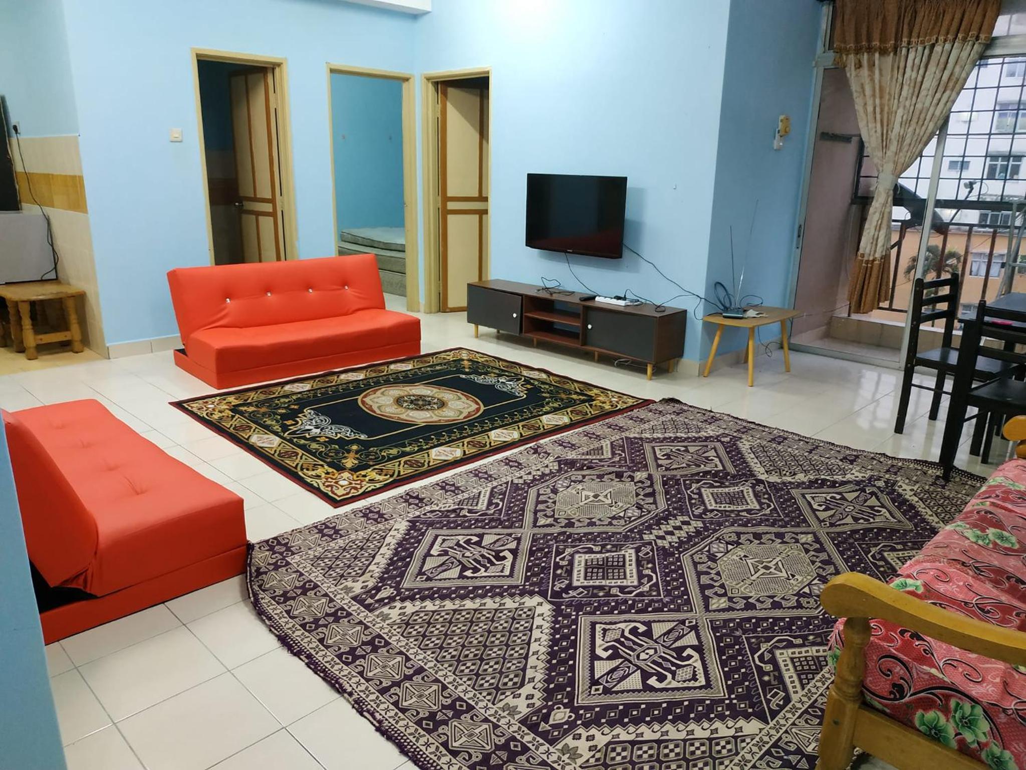 Budget Homestay Mantin Villa with 3 rooms and big swimming pool photo 6