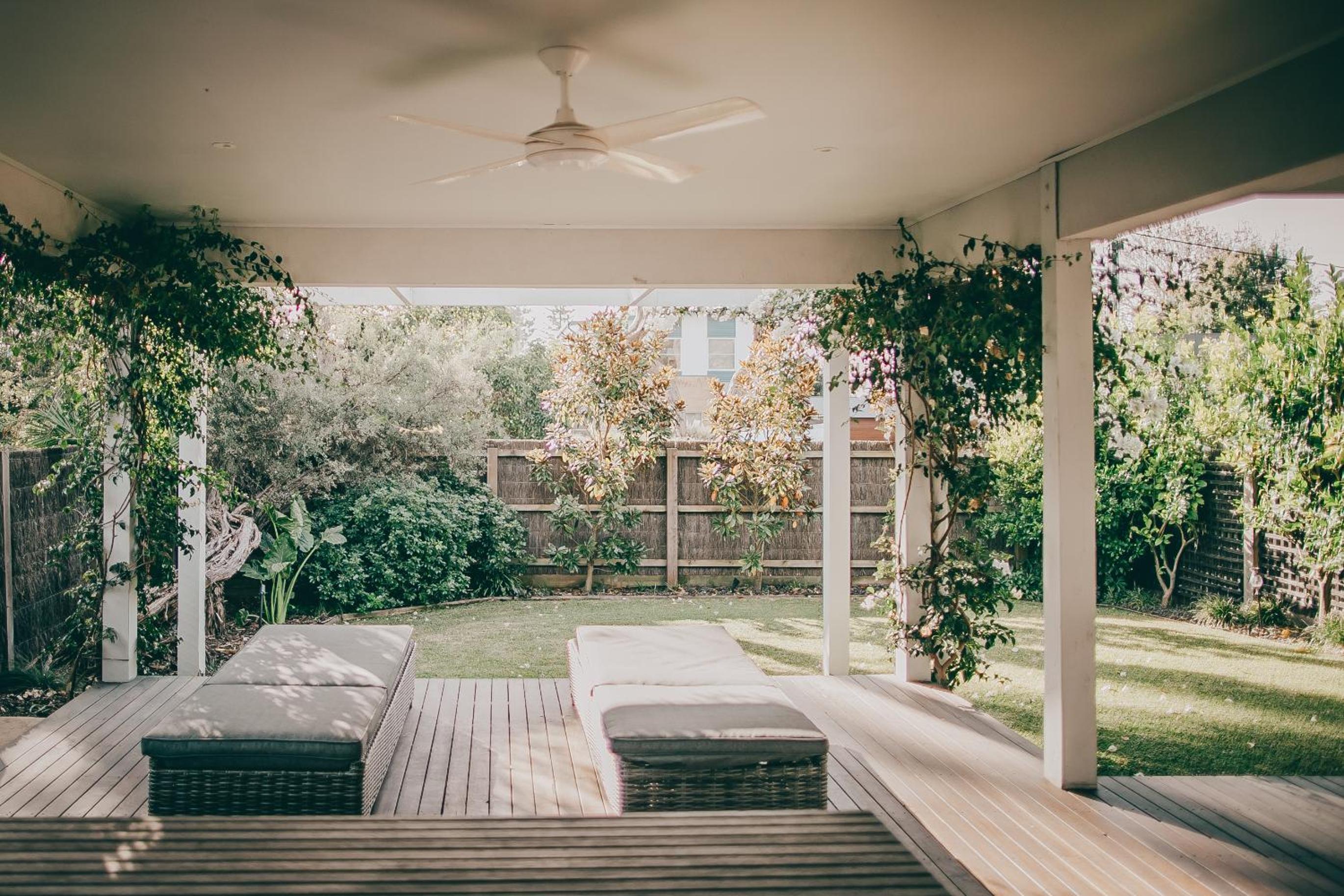 Verandah Retreat - A Beach House by the sea