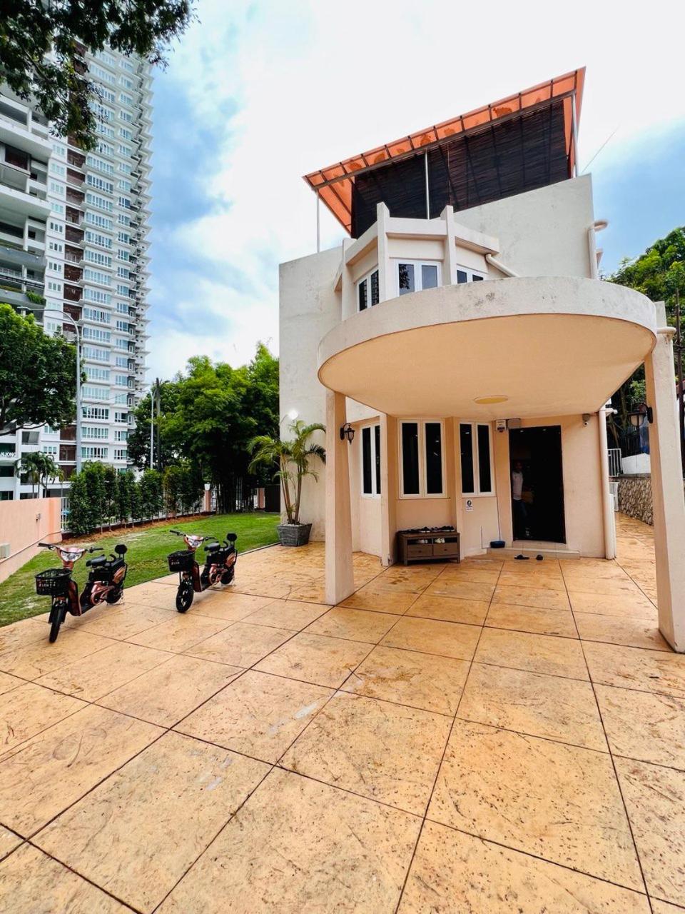 Holiday Villa by StayCo- Swimming Pool - Karaoke - BBQ - Event space - 2 mins drive to beach - center of tourist location photo 7