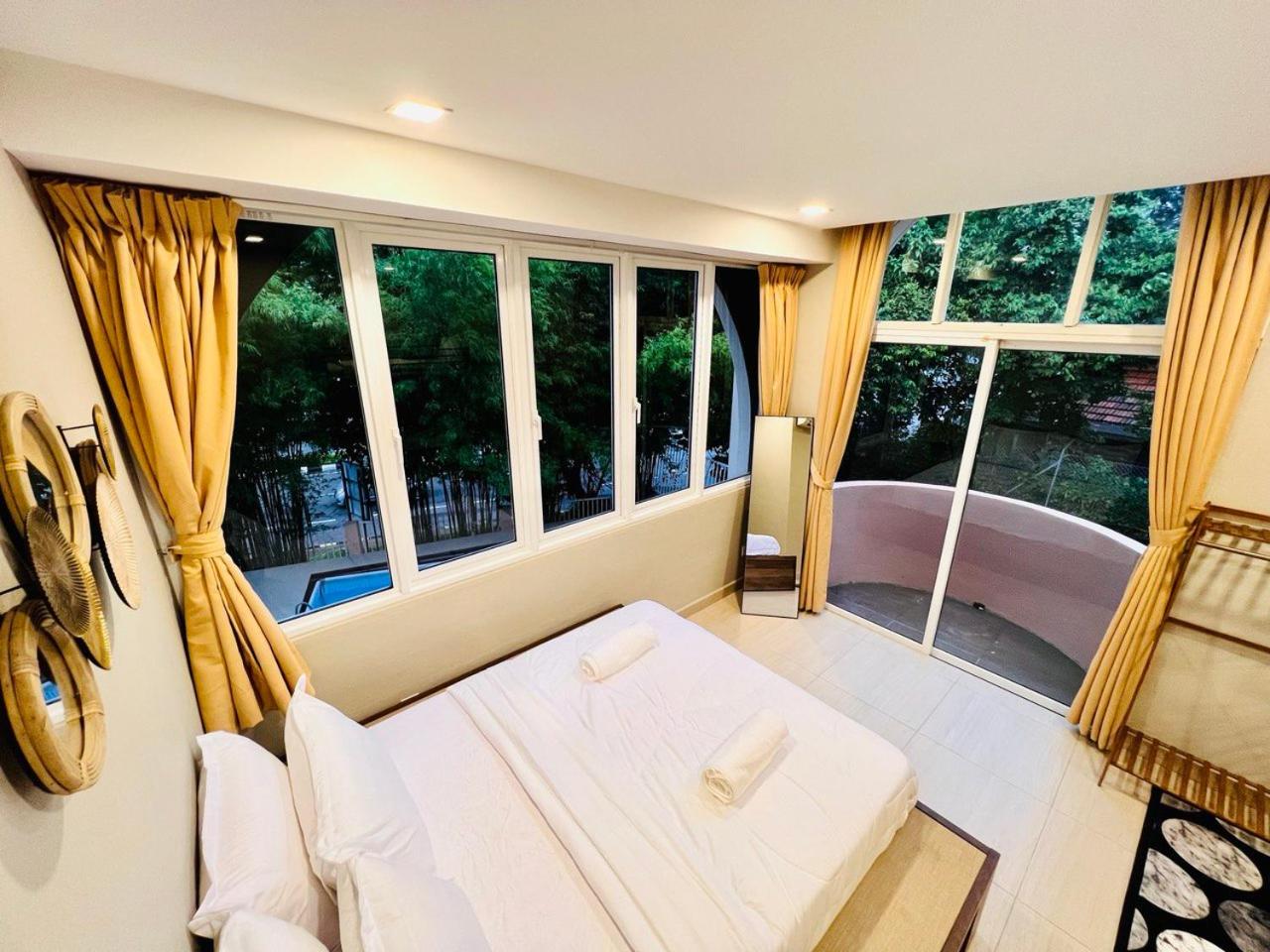 Holiday Villa by StayCo- Swimming Pool - Karaoke - BBQ - Event space - 2 mins drive to beach - center of tourist location photo 3